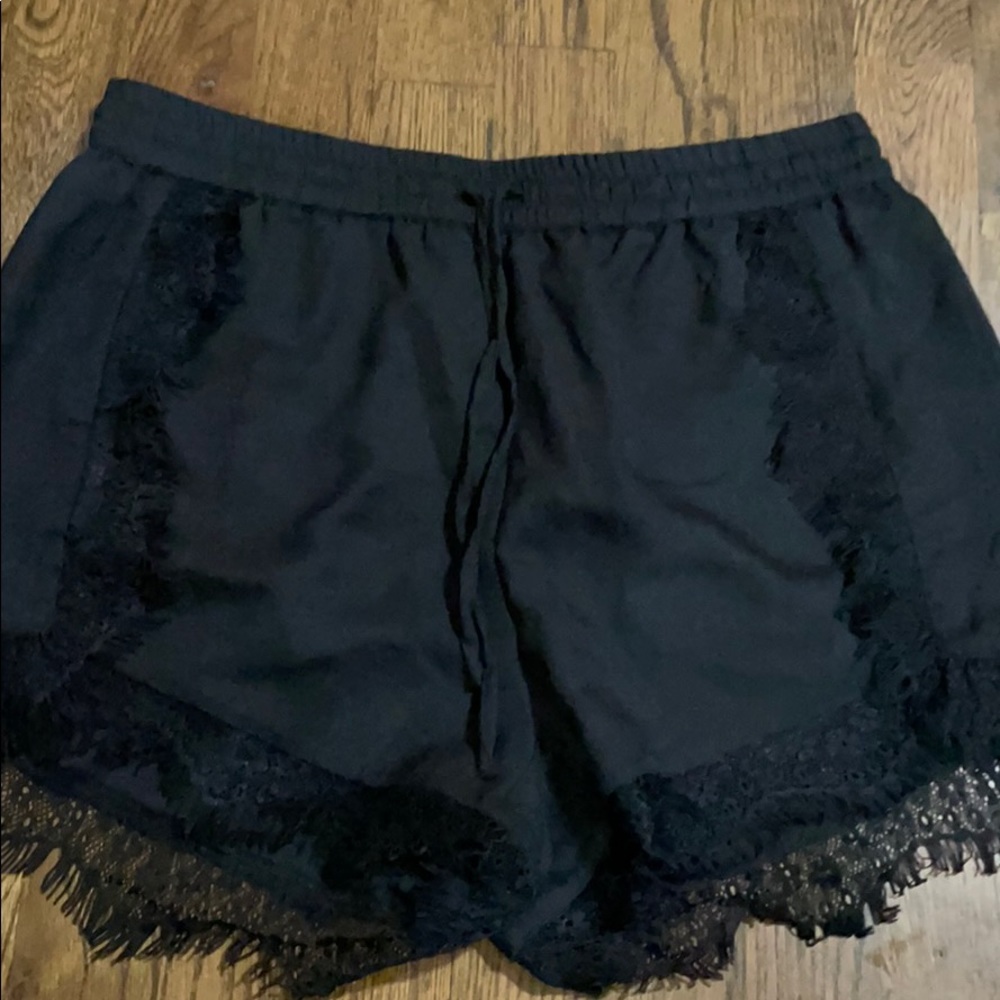 LACE DETAIL SHORTS